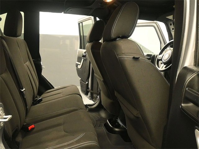 Used 2017 Jeep Wrangler Unlimited Rubicon w/ Connectivity Group image 17