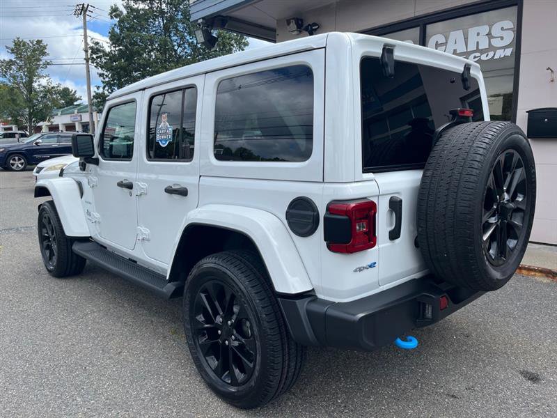 Used 2022 Jeep Wrangler Unlimited Sahara w/ Cold Weather Group image 3