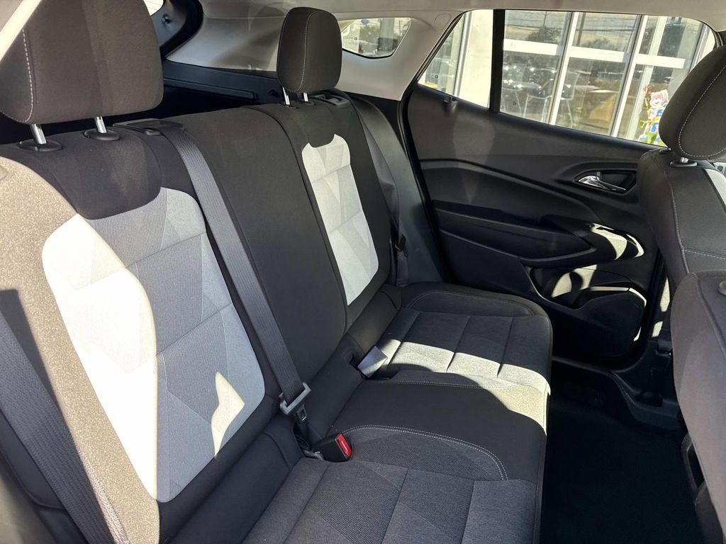 Certified 2024 Chevrolet Trax LS w/ LS Convenience Package image 10