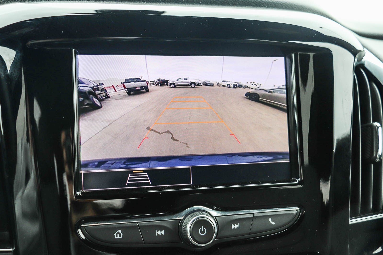 Used 2023 Chevrolet Traverse LT FWD image 24