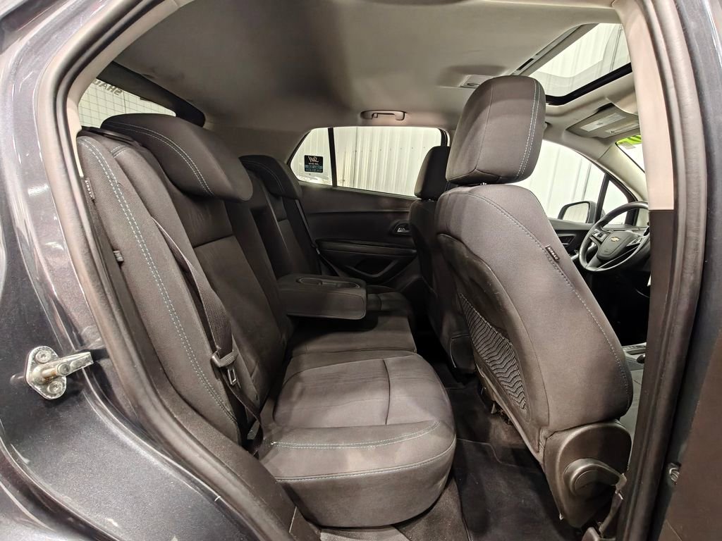 Used 2016 Chevrolet Trax LT w/ LT Sun and Sound Package image 21