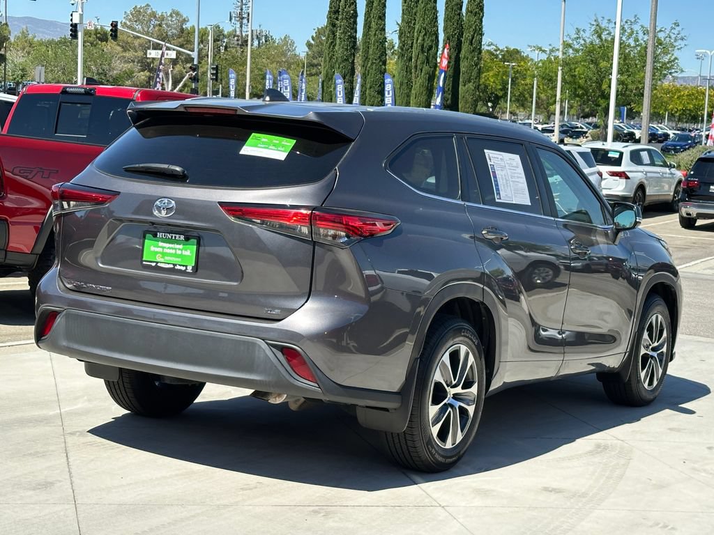 Used 2023 Toyota Highlander XLE FWD image 9