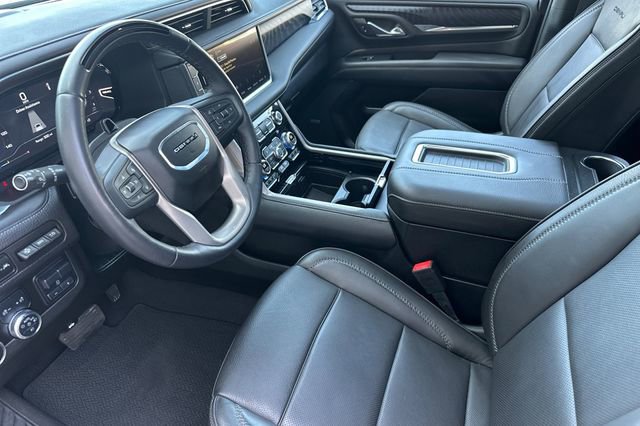 Used 2024 GMC Yukon XL Denali w/ Advanced Technology Package image 9