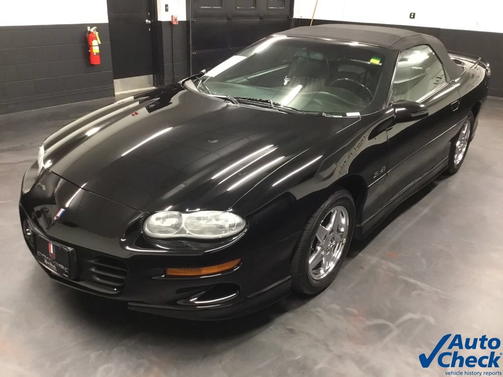 Used 2000 Chevrolet Camaro Z28 w/ Sport Appearance Pkg RWD image 17