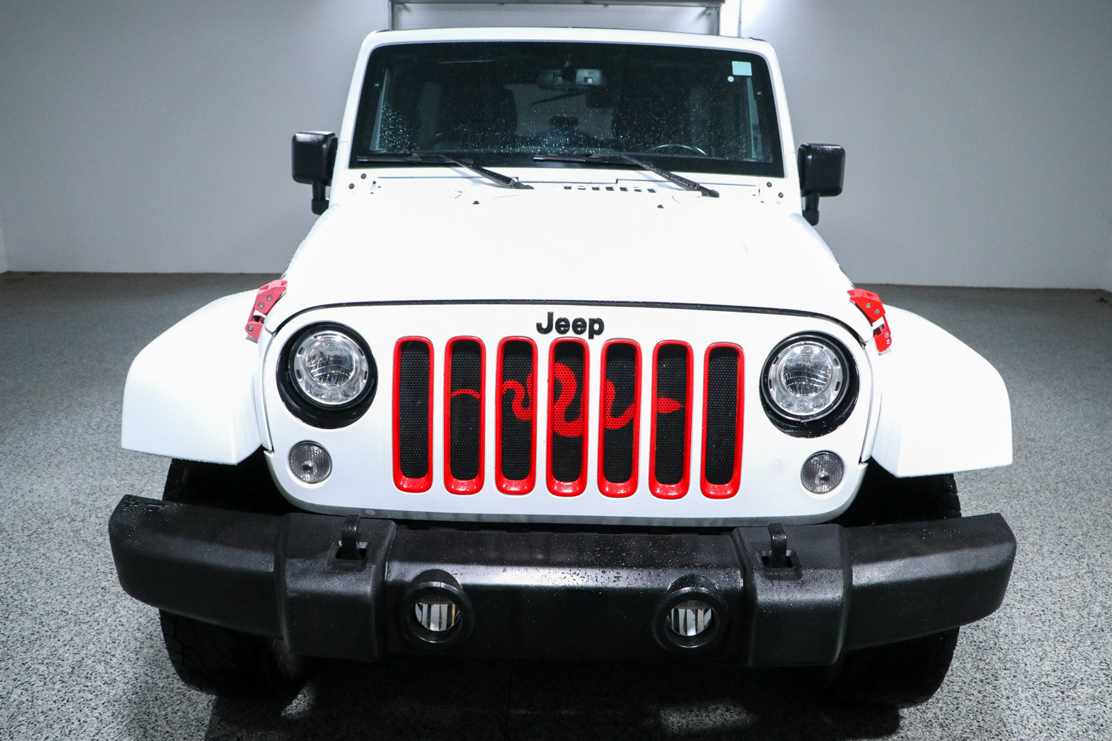 Used 2017 Jeep Wrangler Unlimited Sahara AWD/4WD image 4