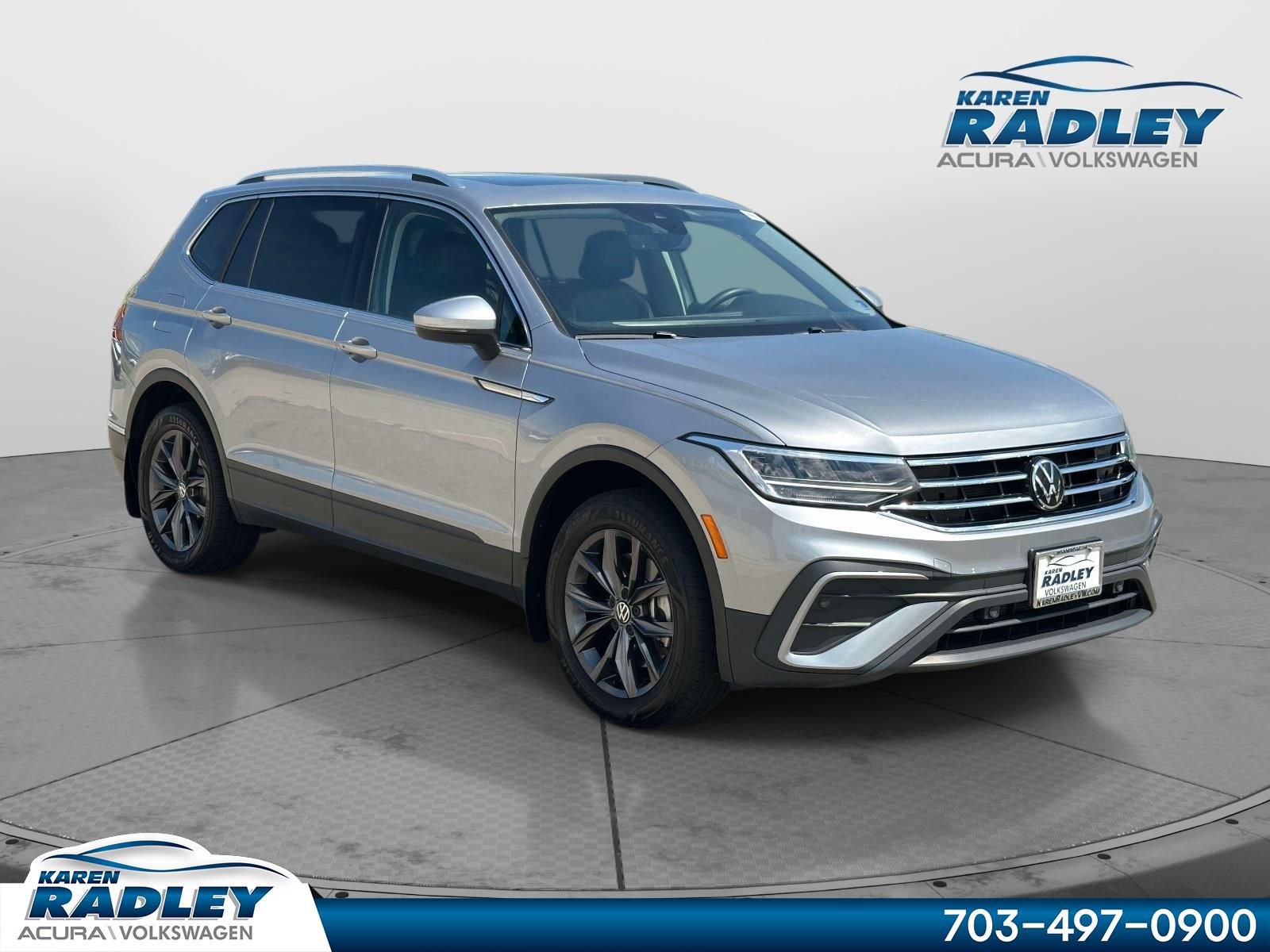 Certified 2023 Volkswagen Tiguan SE w/ Panoramic Sunroof Package AWD/4WD image 1
