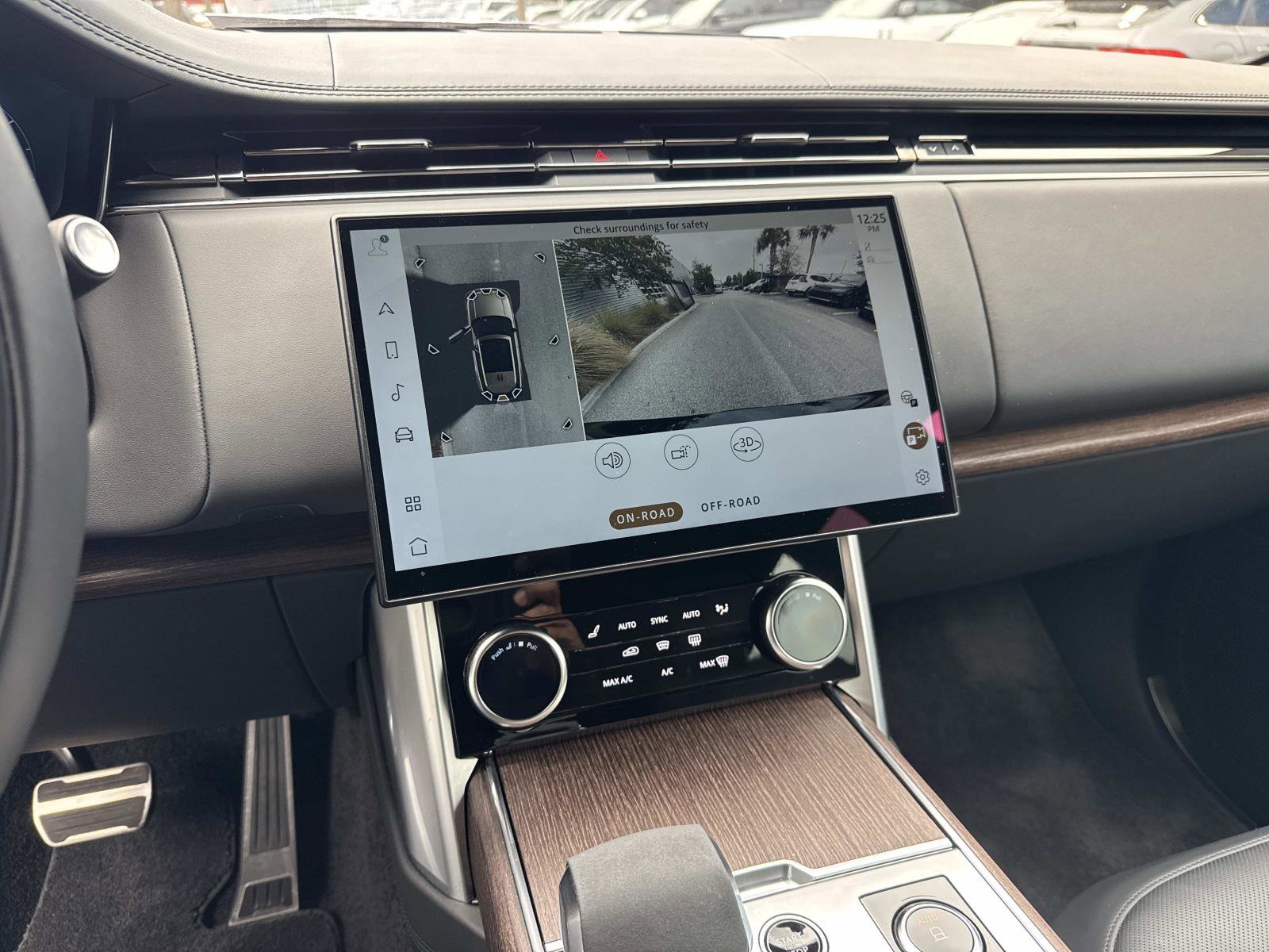 Used 2023 Land Rover Range Rover SE image 26