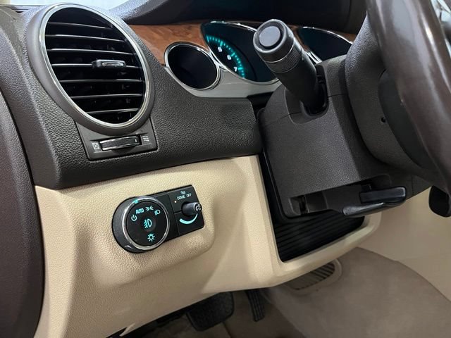 Used 2012 Buick Enclave Leather AWD/4WD image 16