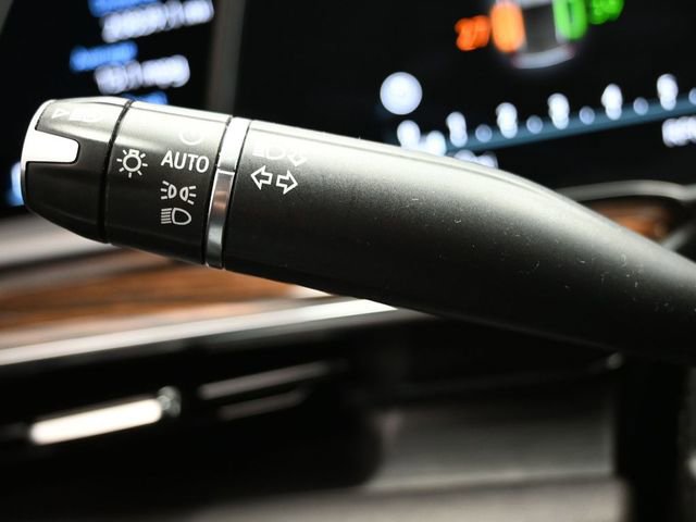 Used 2022 Cadillac Escalade Luxury image 24