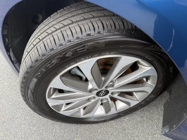 Used 2017 Hyundai Sonata Sport w/ Value Edition Package 02 FWD image 22