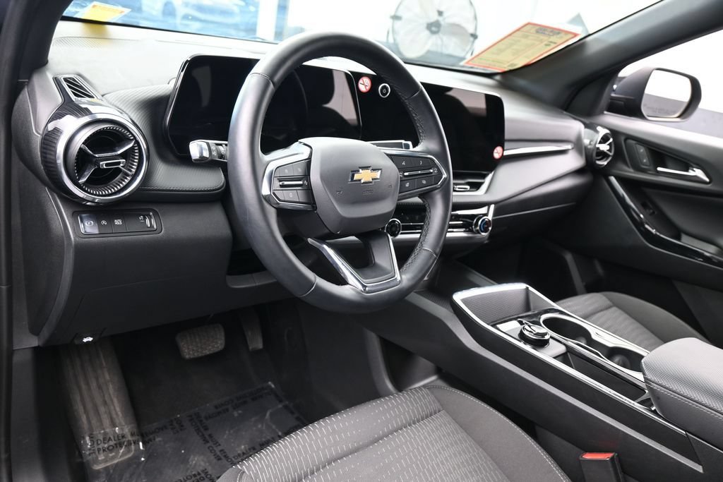 Used 2026 Chevrolet Equinox LT FWD image 12