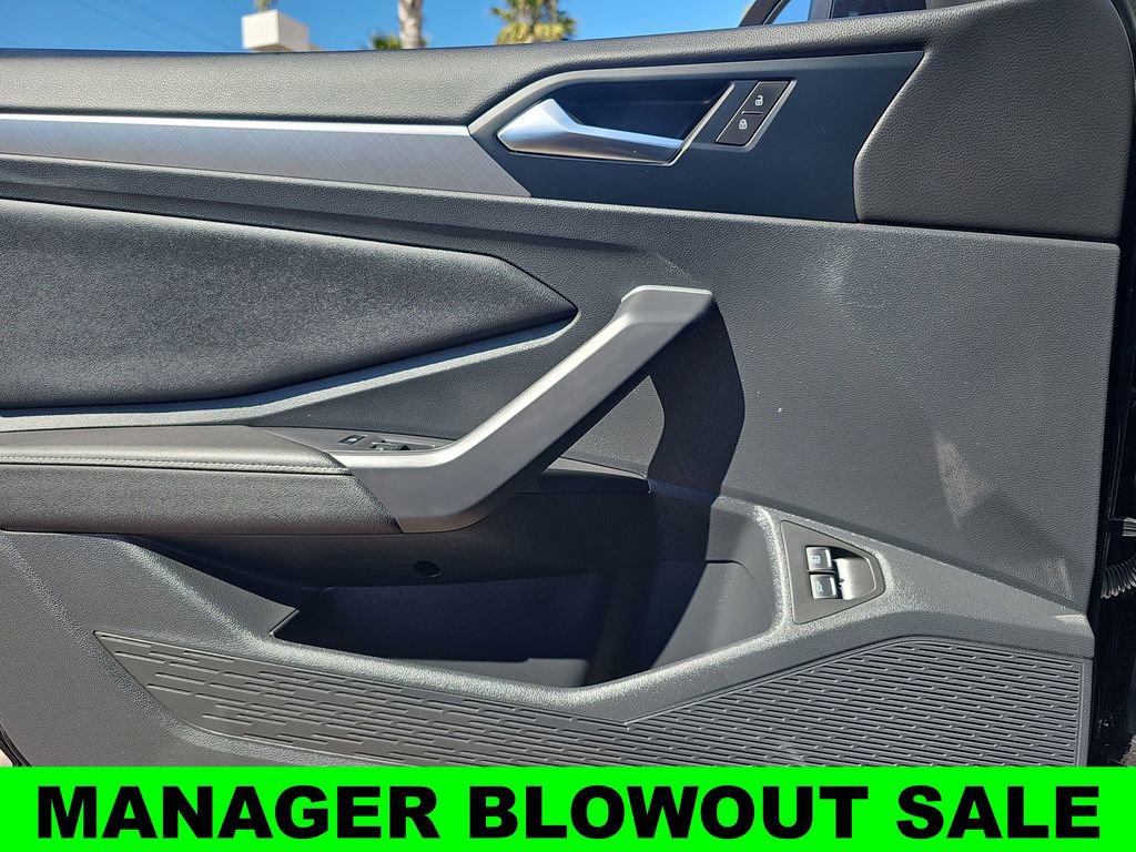 Used 2024 Volkswagen Jetta SE image 26