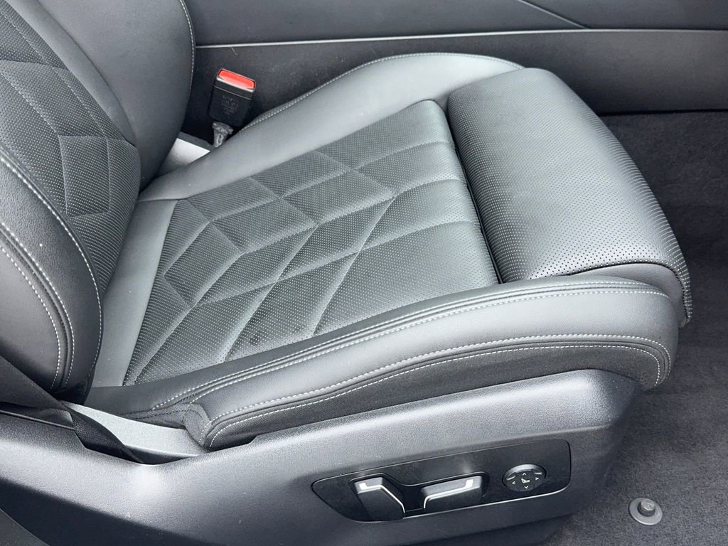 Used 2024 BMW i5 eDrive40i image 48