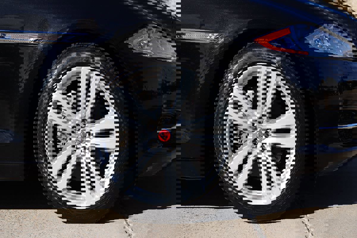 Used 2014 Jaguar XJ L Portfolio image 69