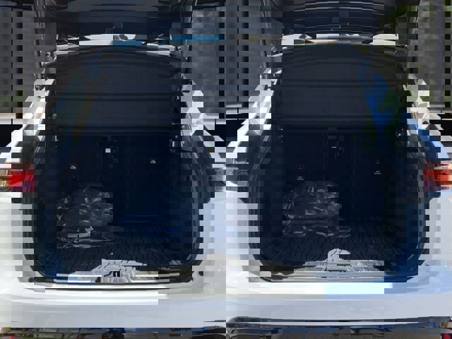 Certified 2025 Jaguar F-PACE R-Dynamic S image 18