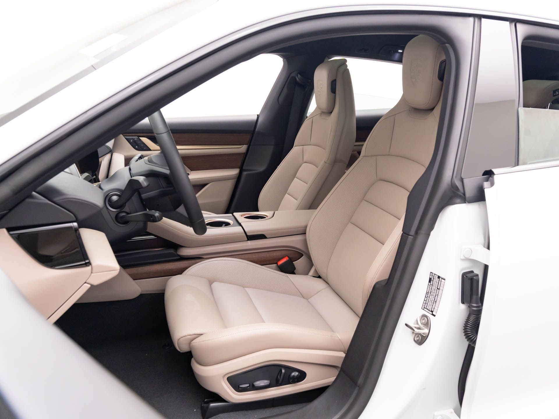 New 2025 Porsche Taycan 4S image 5