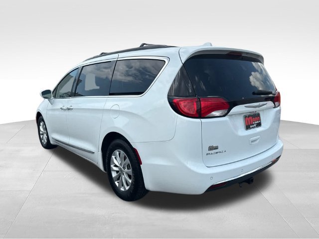 Used 2017 Chrysler Pacifica Touring-L FWD image 7