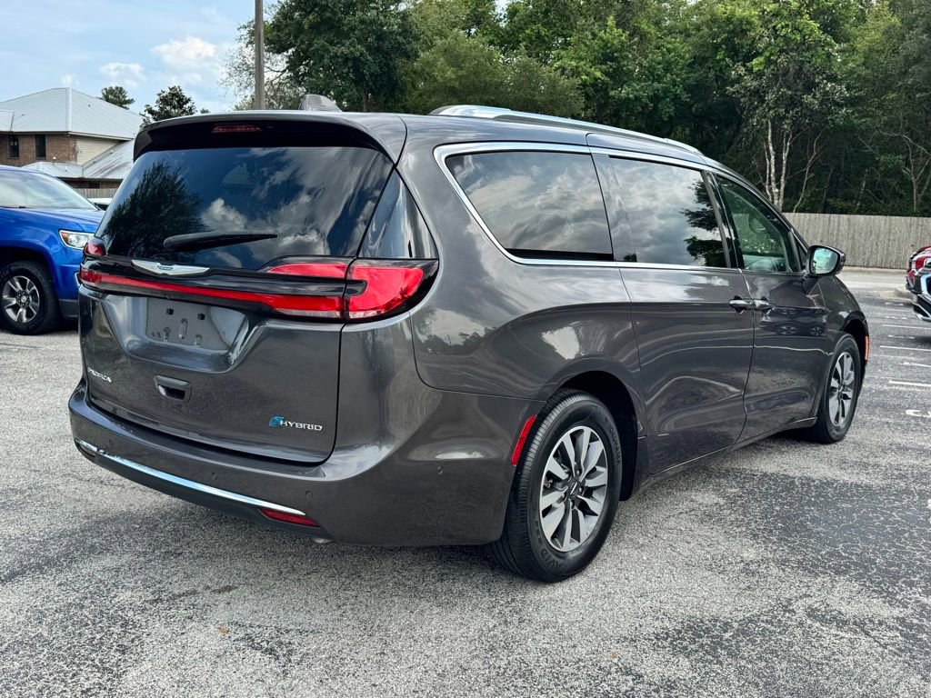 Used 2021 Chrysler Pacifica Touring-L FWD image 5