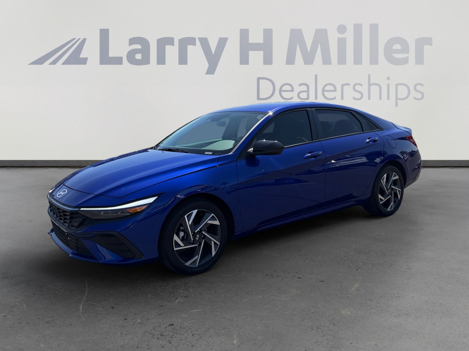 Certified 2025 Hyundai Elantra Sport FWD image 1