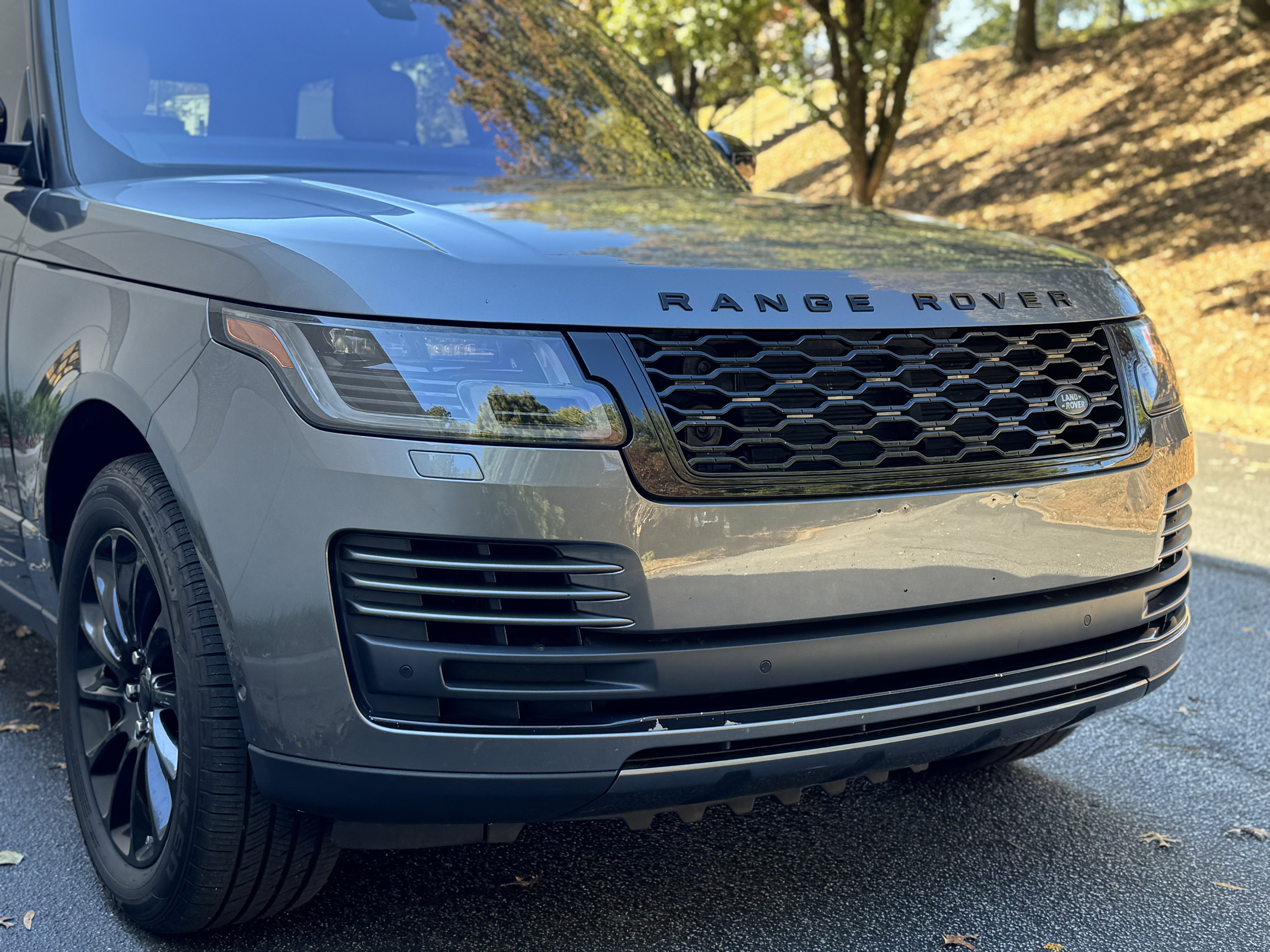 Used 2018 Land Rover Range Rover HSE image 10