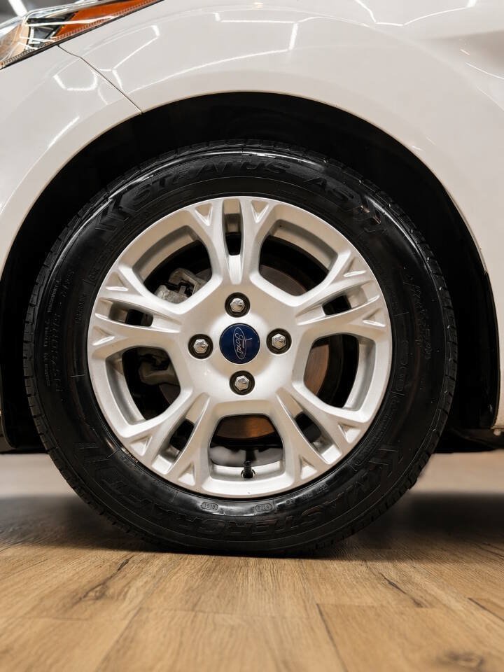 Used 2015 Ford Fiesta SE w/ Comfort Package FWD image 16