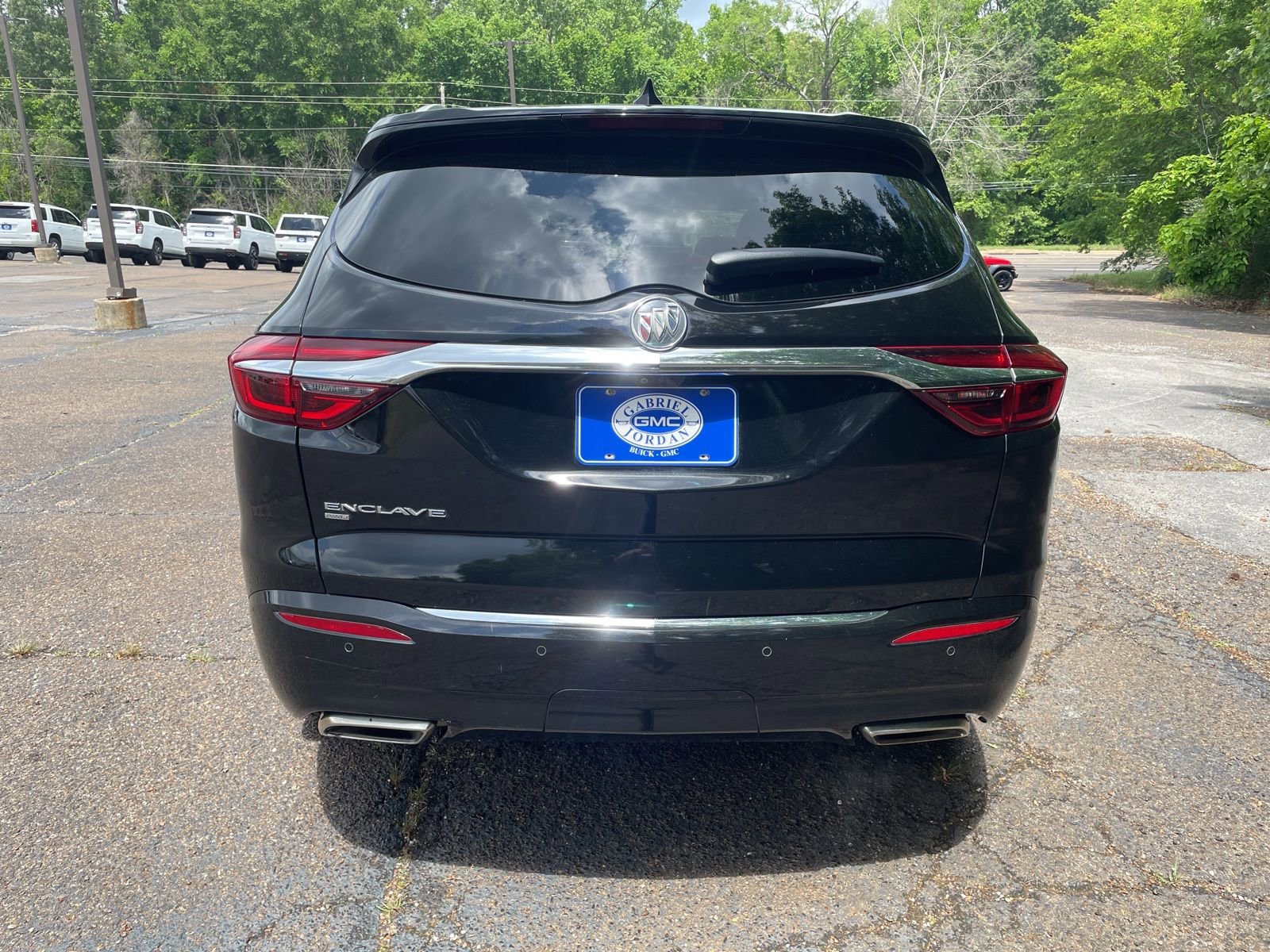 Used 2020 Buick Enclave Avenir w/ Avenir Technology Package image 4