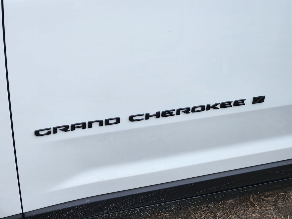New 2026 Jeep Grand Cherokee Altitude RWD image 8
