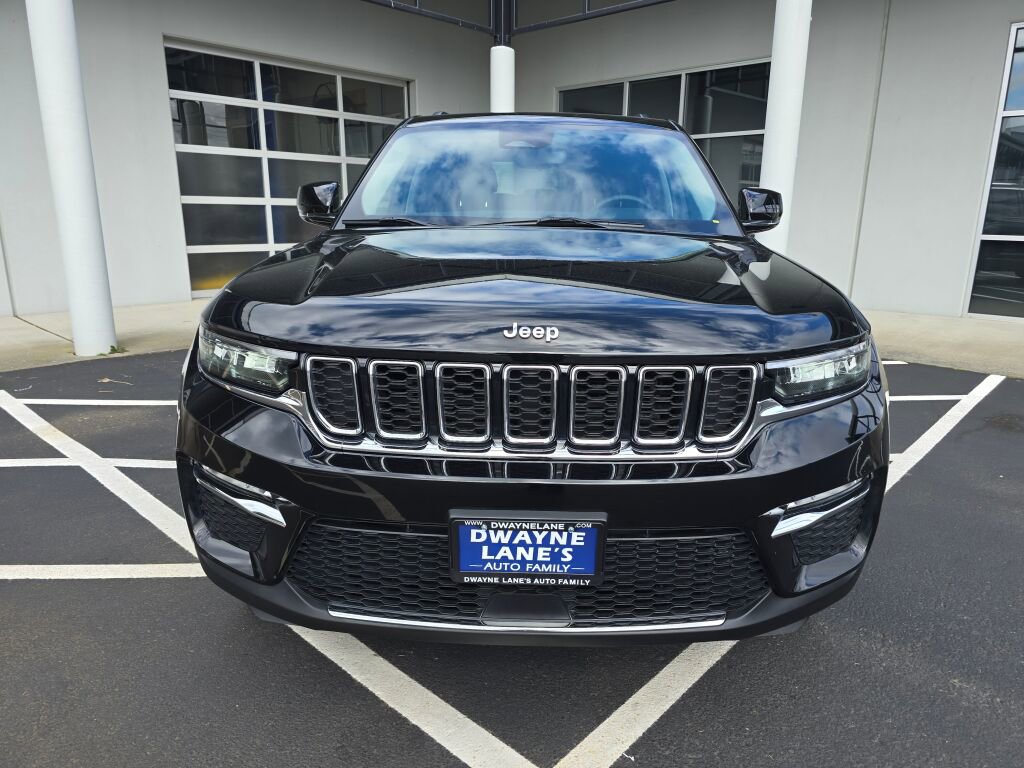 Used 2023 Jeep Grand Cherokee Limited image 2