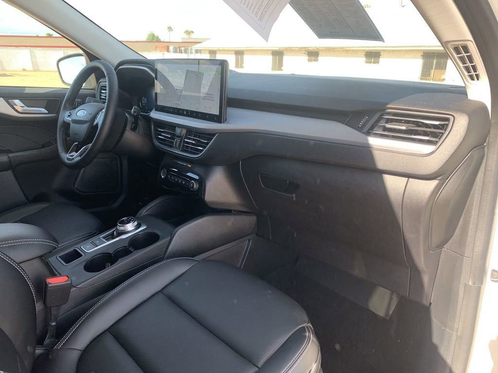Used 2023 Ford Escape Platinum image 27