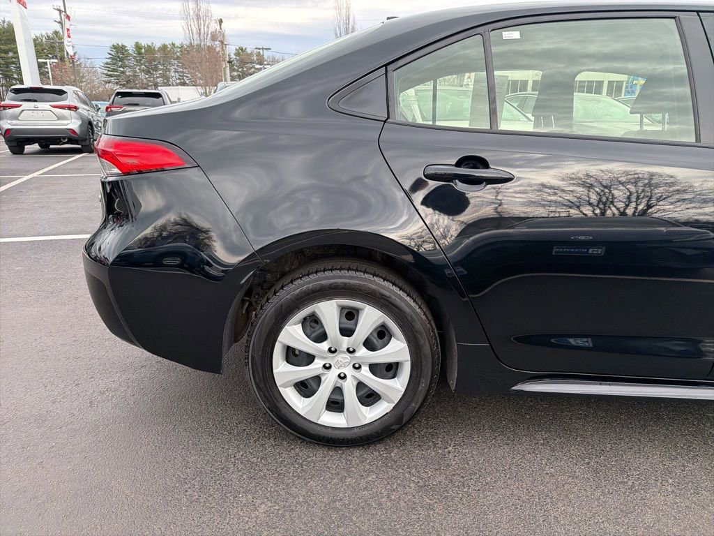Certified 2024 Toyota Corolla LE FWD image 4