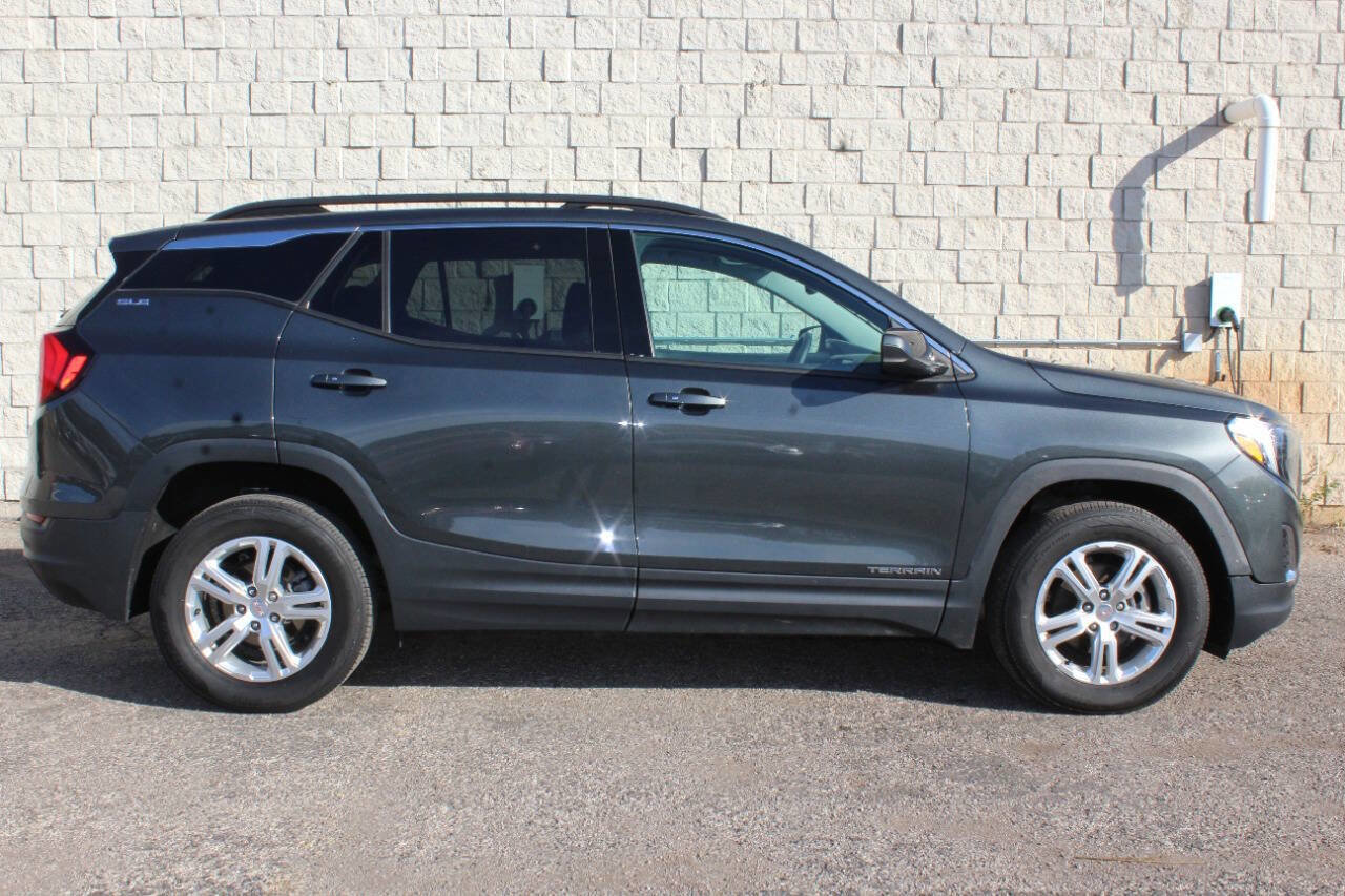 Used 2020 GMC Terrain SLE w/ Driver Convenience Package image 6