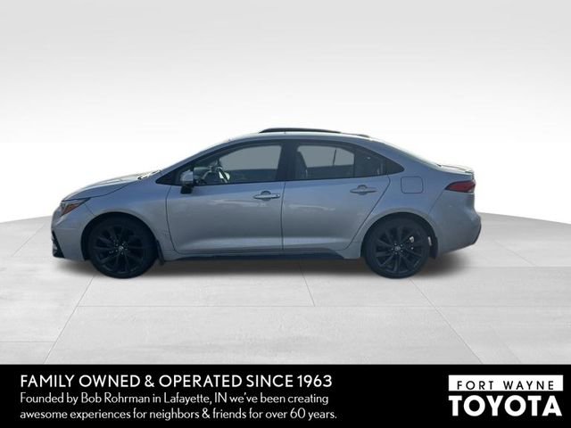 Used 2023 Toyota Corolla SE image 3