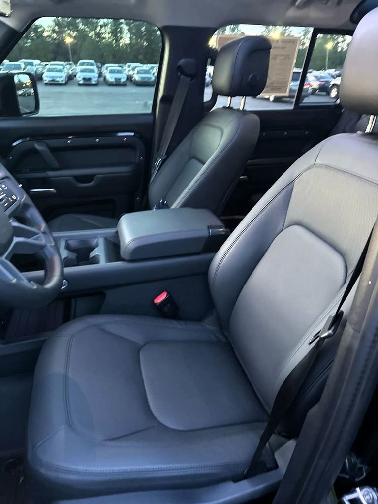 Used 2025 Land Rover Defender 110 S image 16
