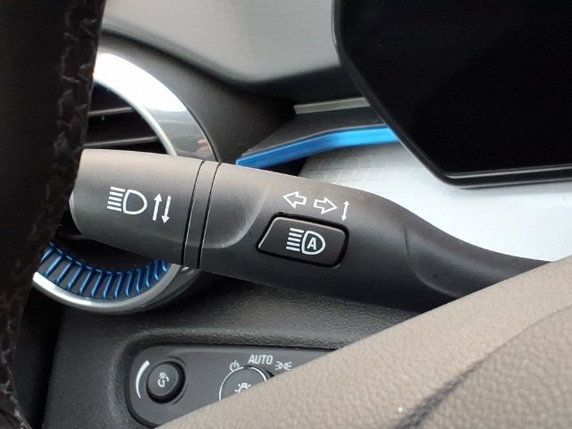 Used 2025 Chevrolet Trax LT w/ Driver Confidence Package FWD image 28