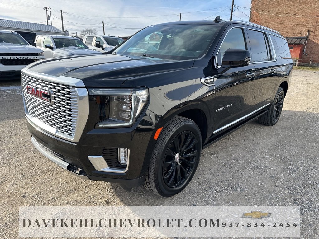 Used 2021 GMC Yukon XL Denali w/ Denali Premium Package image 1