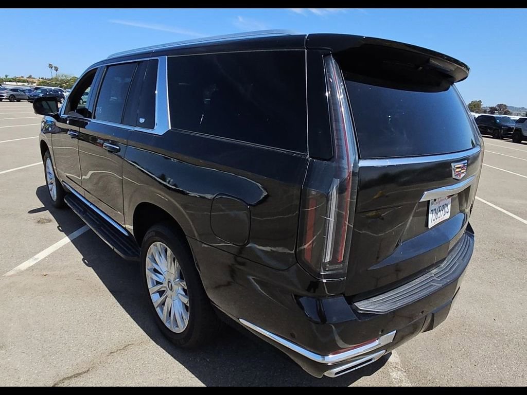Used 2025 Cadillac Escalade ESV Luxury RWD image 4
