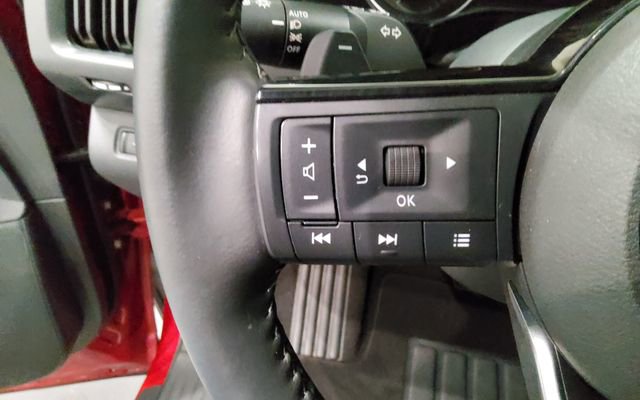 Used 2023 Nissan Pathfinder SL image 29