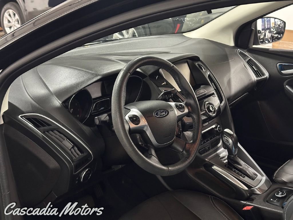 Used 2013 Ford Focus Titanium w/ Titanium Handling Pkg image 14