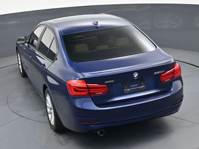 Used 2017 BMW 320i xDrive Sedan image 26