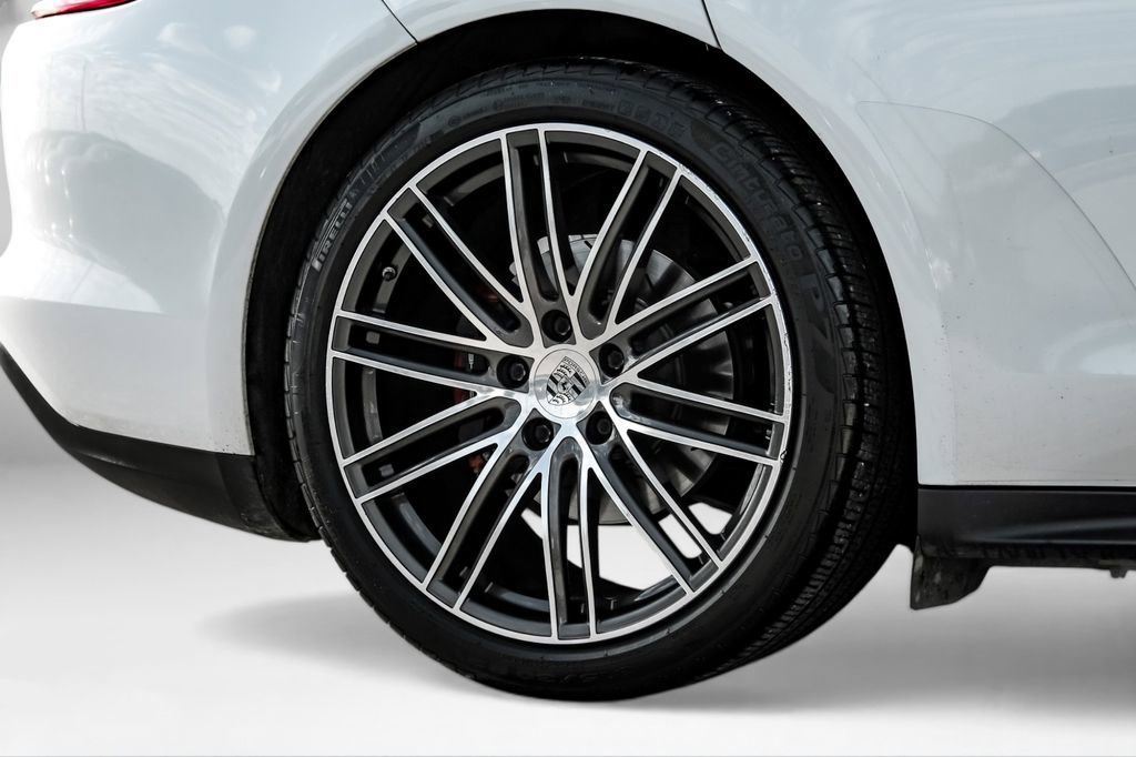Used 2018 Porsche Panamera 4 image 68