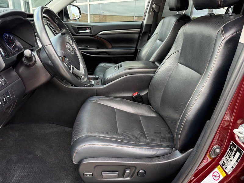 Used 2019 Toyota Highlander Limited Platinum AWD/4WD image 17