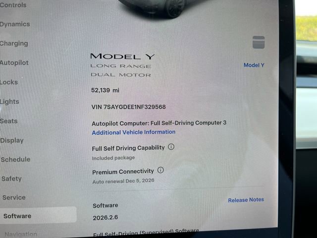 Used 2022 Tesla Model Y Long Range image 12