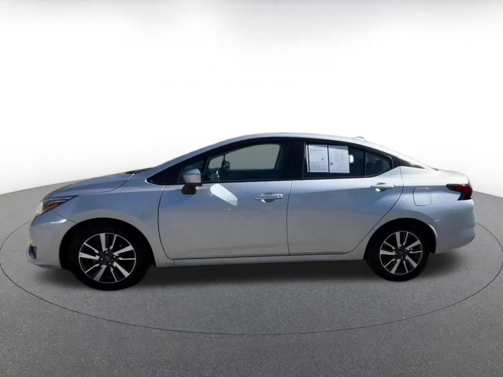 Used 2025 Nissan Versa SV FWD image 9