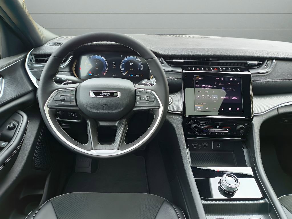 New 2025 Jeep Grand Cherokee Altitude image 26