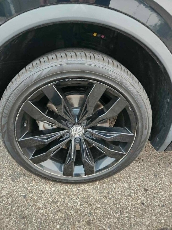 Used 2021 Volkswagen Tiguan SE R-Line w/ 2-Row Tiguan MDO Package AWD/4WD image 31