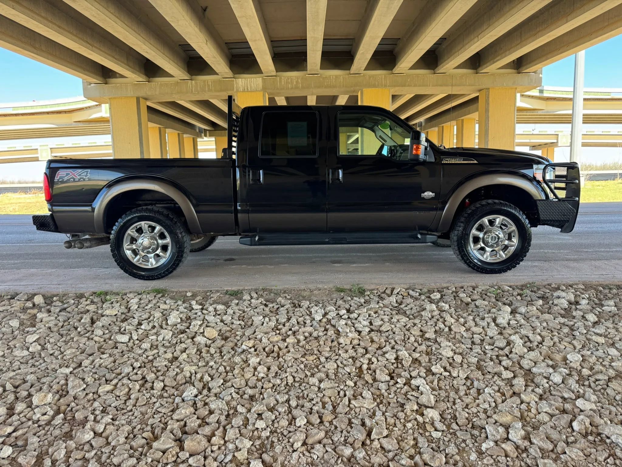 Used 2016 Ford F250 King Ranch w/ FX4 Off-Road Package image 2