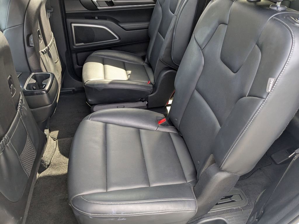 Used 2025 Kia Telluride S image 27
