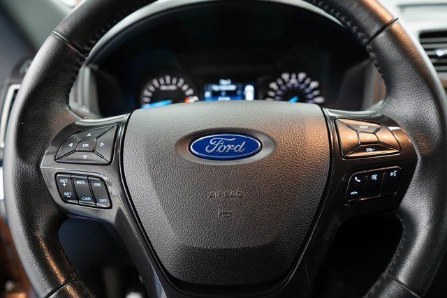 Used 2017 Ford Explorer XLT image 21