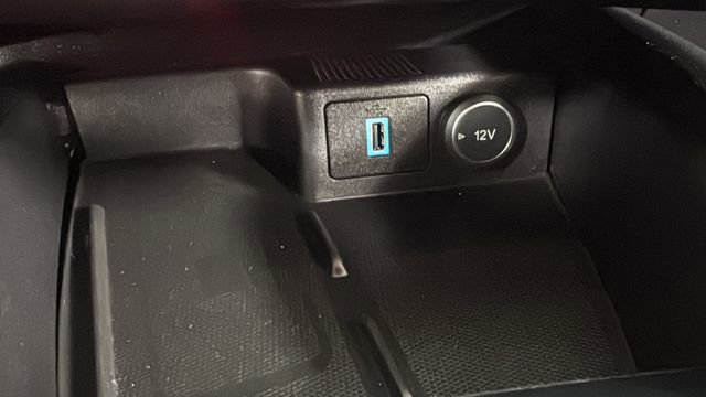 Used 2020 Ford Escape Titanium image 29