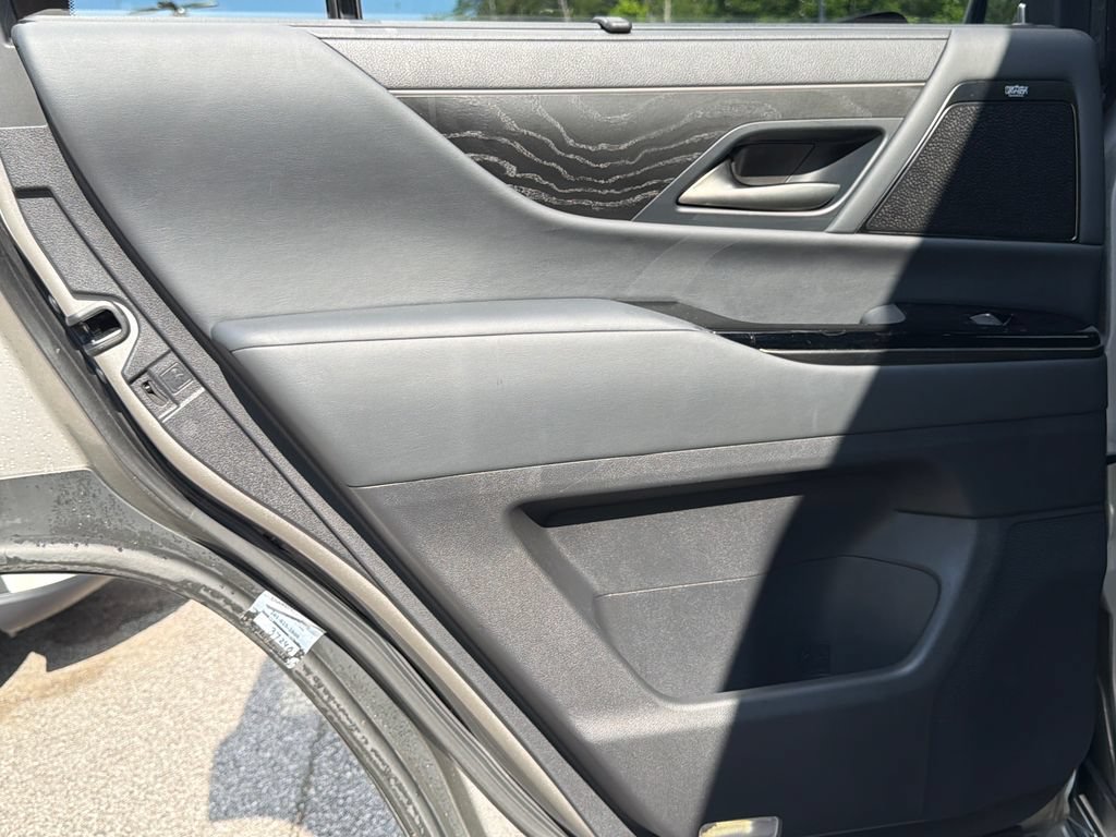Used 2023 Lexus LX 600 4WD w/ Appearance Package image 36